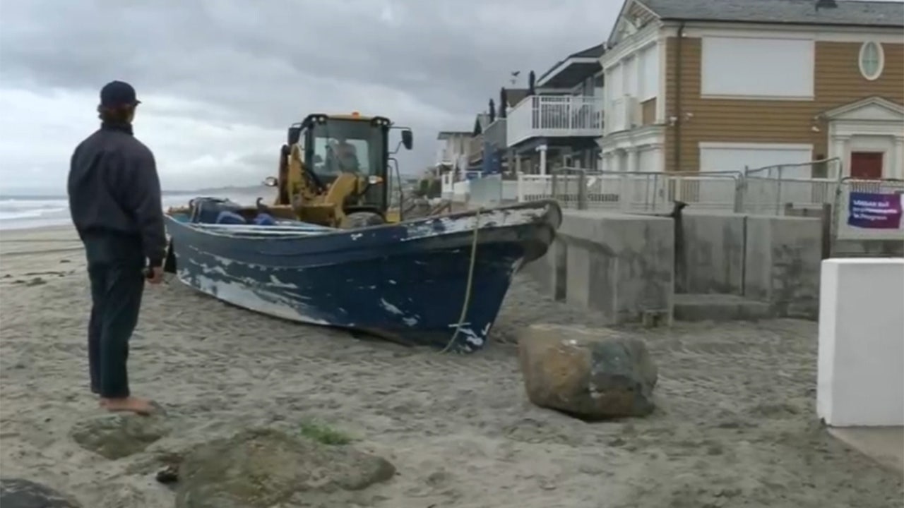 Tragedy on California Coast: 3 Dead, 9 Missing After Boat Washes Ashore Near San Diego