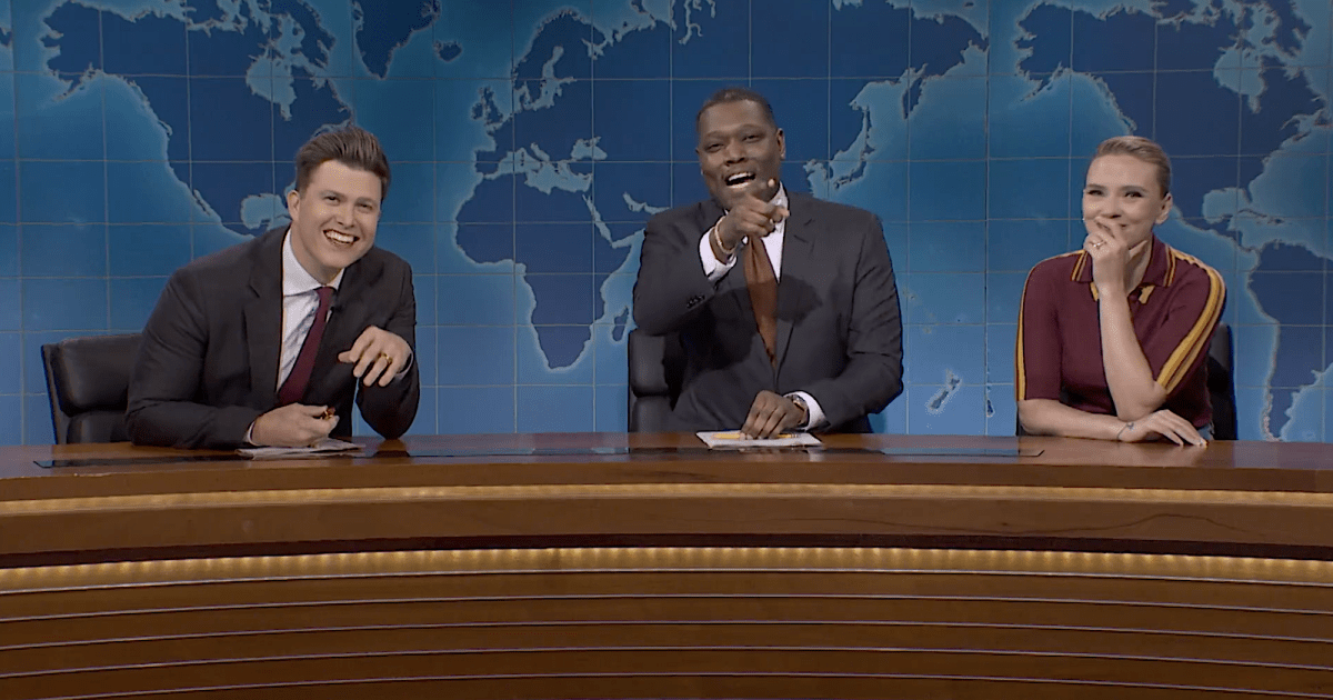 Scarlett Johansson and Colin Jost Retaliate Against Michael Che for Vulgar Joke on ‘Saturday Night Live’