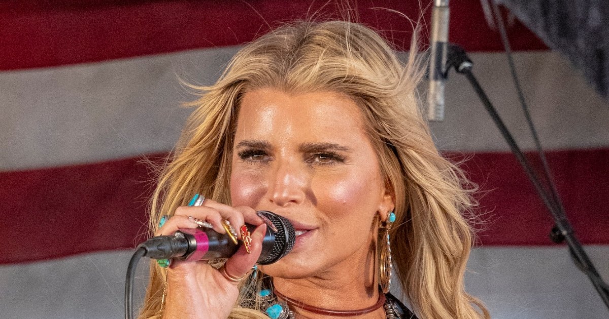 Jessica Simpson Makes Her First TV Appearance in 15 Years, Performing on ‘American Idol’
