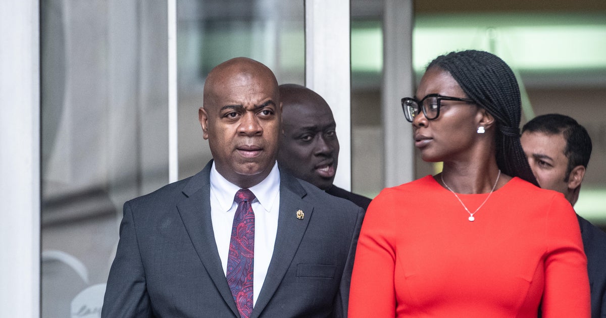 Newark Mayor Ras Baraka attends court following ICE detention near Delaney Hall