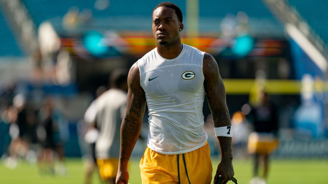 Packers pick up Wyatt’s 5th-year option, decline Walker’s