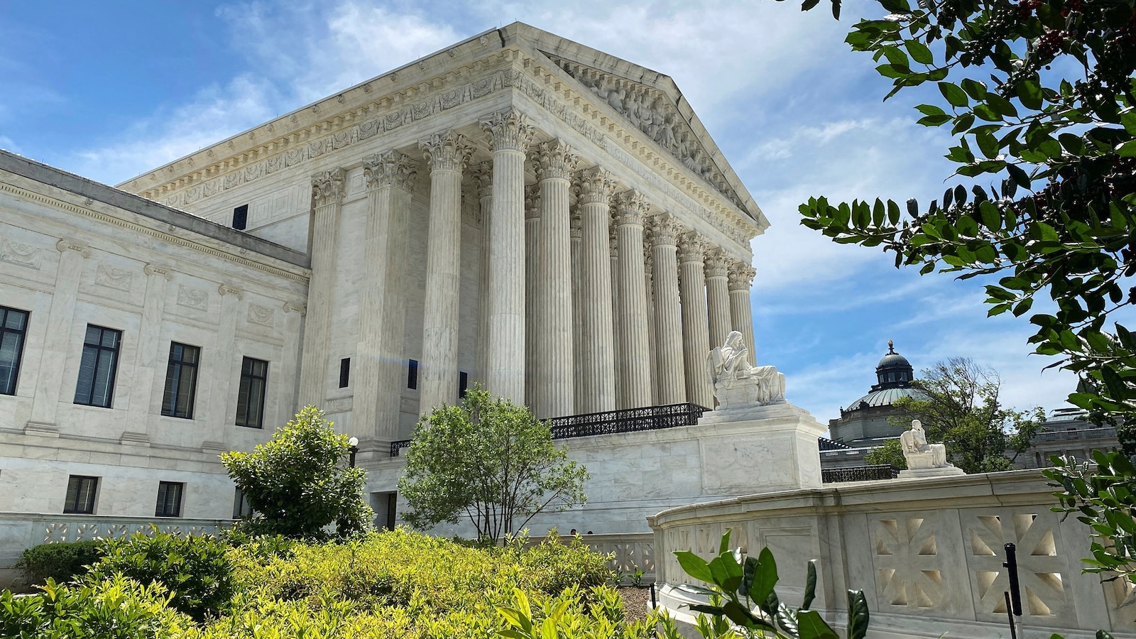 Trump Requests Supreme Court to Lift Judge-Imposed Limits on Third-Country Deportations