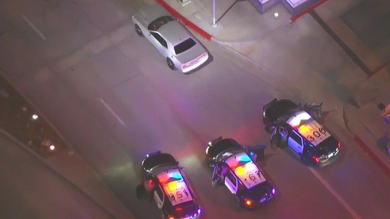 Alleged stolen vehicle sparks short police pursuit throughout Los Angeles County