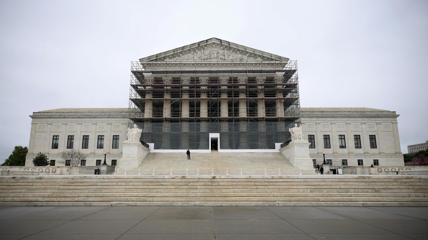 Trump Asks Supreme Court to End Deportation Protections for Venezuelan Migrants